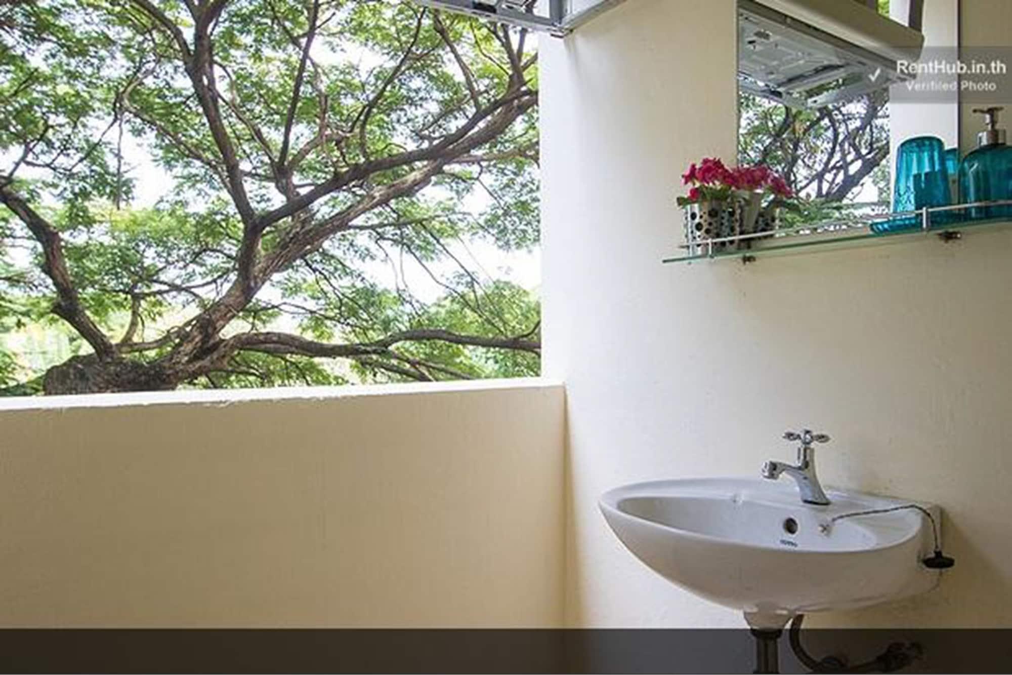 Homeplace Residence Bangkok Extérieur photo